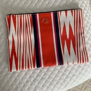 C Wonder Zip Clutch in navy, coral and white